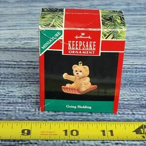 Vtg 1990 Hallmark Miniatures (Going Sledding) keepsake Christmas ornament bear